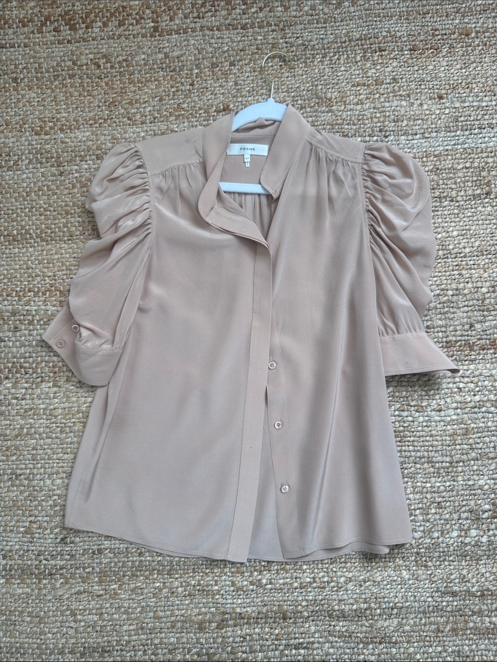 Frame silk Puff Sleeve Button-Down Blouse in Nude Blush